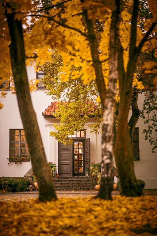 Bialy Dwor Bed and Breakfast Kwidzyn Exteriör bild