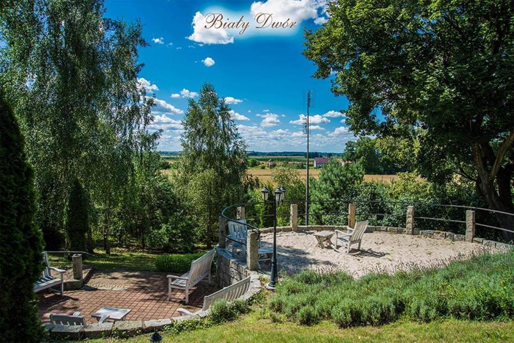 Bialy Dwor Bed and Breakfast Kwidzyn Exteriör bild