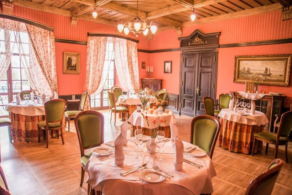 Bialy Dwor Bed and Breakfast Kwidzyn Exteriör bild